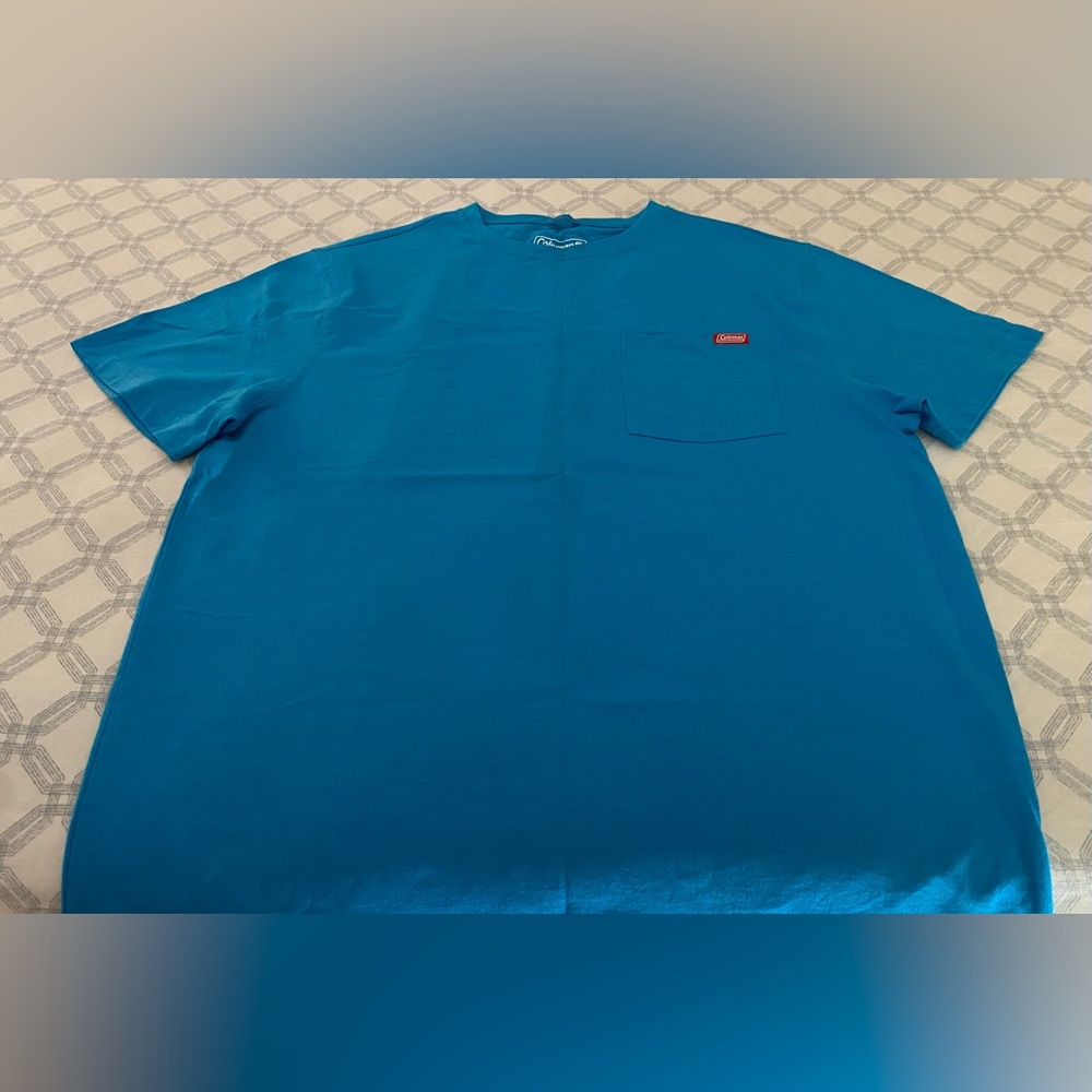 Coleman Short Sleeve Pocket T-Shirt Size Medium Men’s NWOT